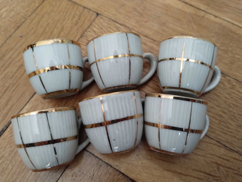 Комплект от шест антикварни порцеланови чашки 20 мл.