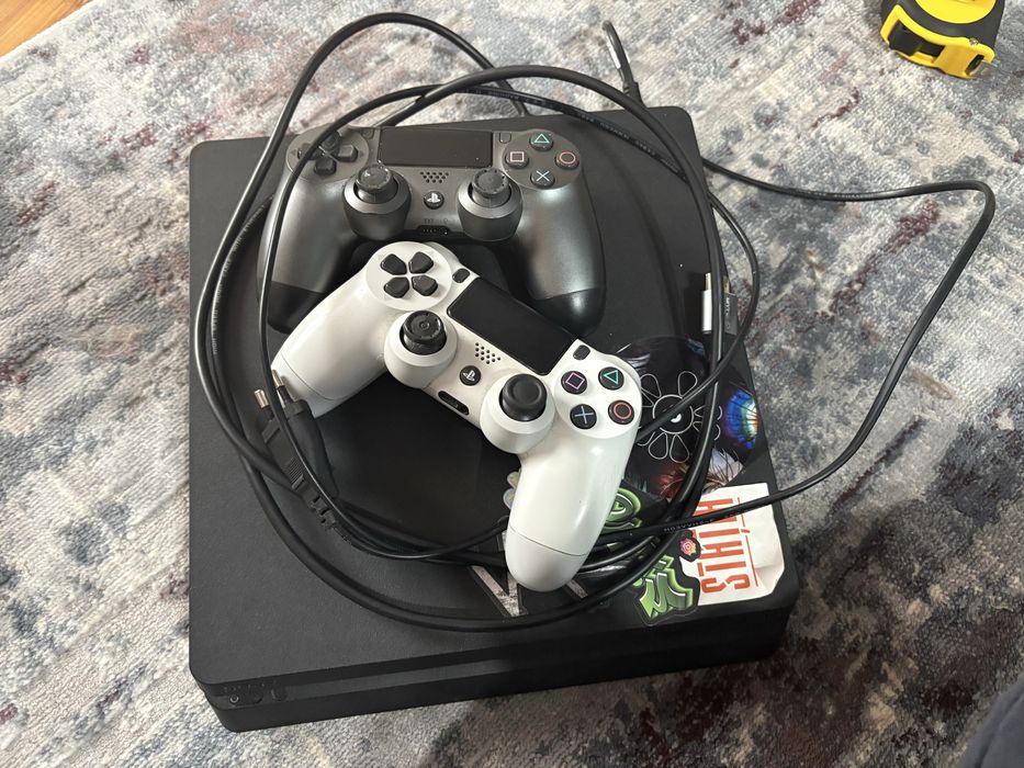 PlayStation 4slim