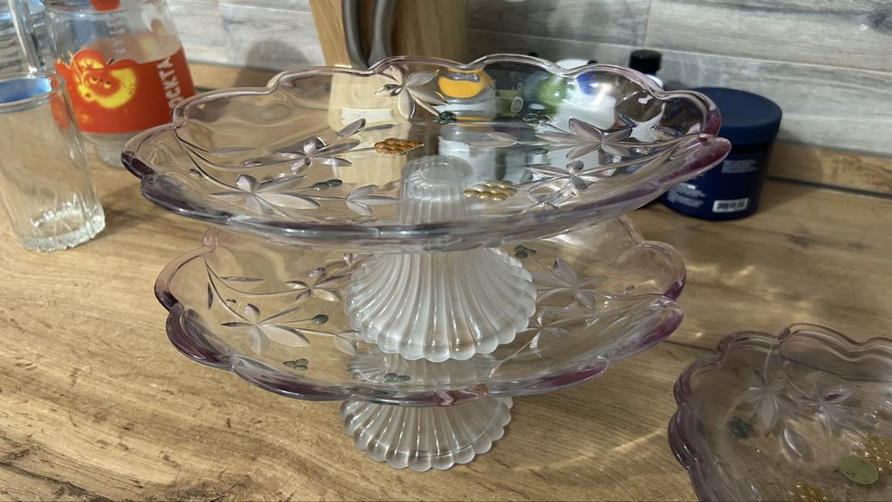 Тортницы, фруктовницы, салатницы.