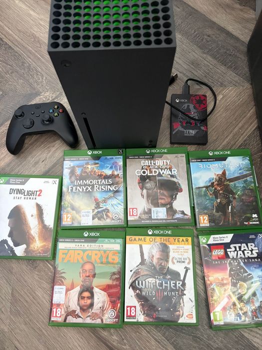 XBox Series комплект с игри и аксесоари
