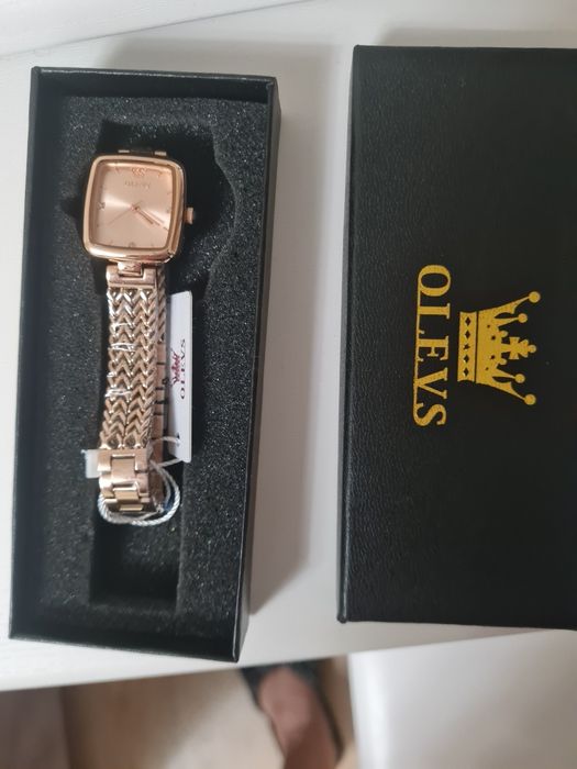 Часы наручные женские