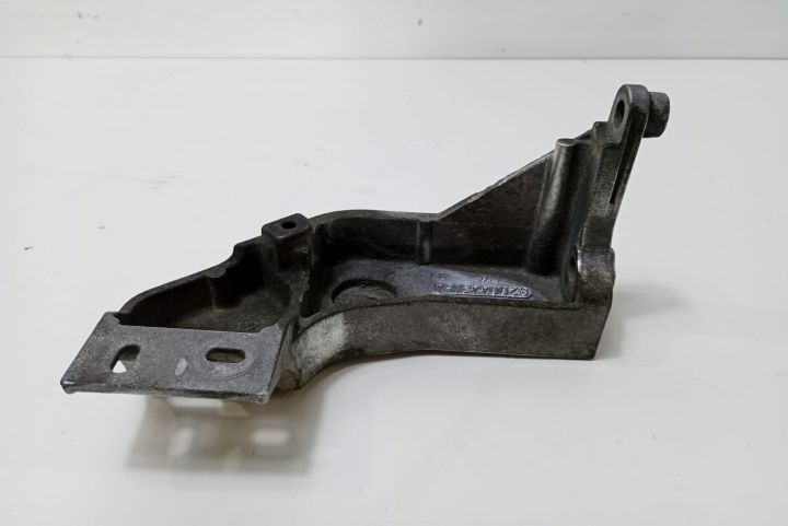 Suport motor 8200443154 Opel Vivaro  seria