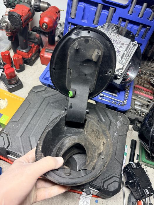 Usita rezervor bmw e87 e81 clapeta rezervor bmw e87 e81