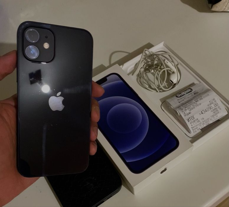 Айфон 12 продам