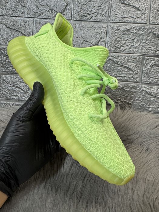 Yeezy 350 v2 Glow Pk Premium