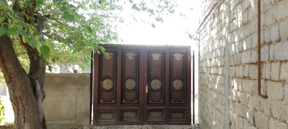 Hovli sotiladi Zangiota tumani