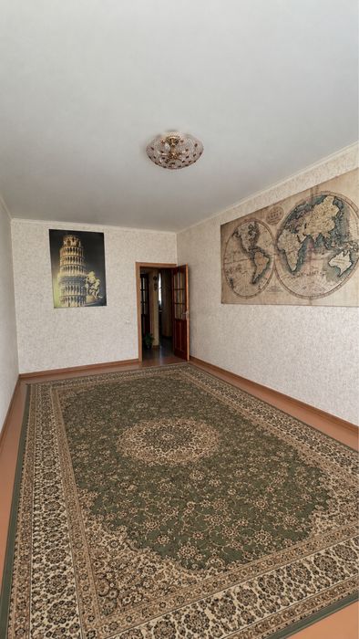 Ковер 2.45х4 в хорошем состоянии