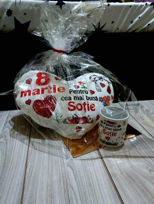 Cadouri 8 martie