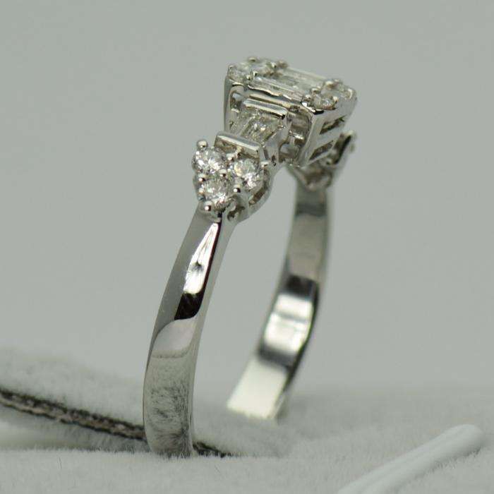 Inel aur alb de 18k cu diamante cod 5549