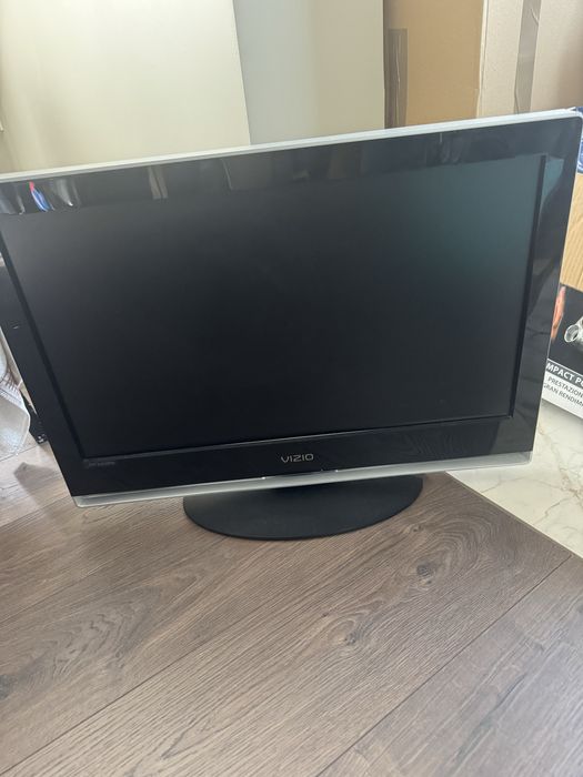 Телввизир - ширина 65 см