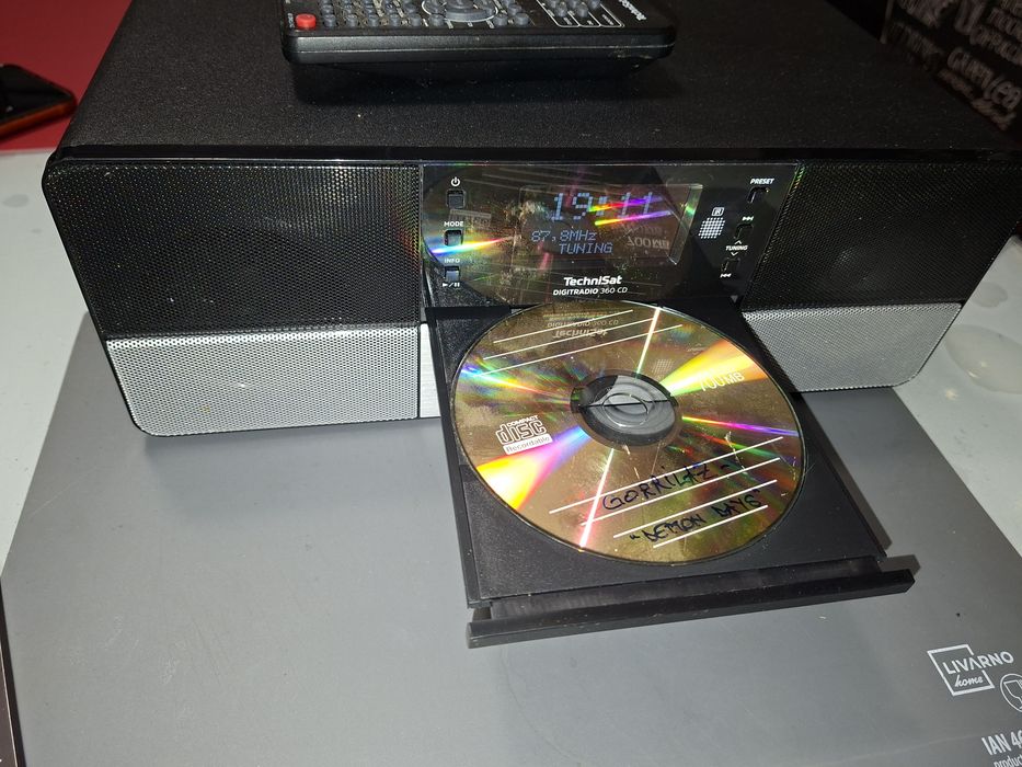 Radio cu CD si ceas TechniSat 360 CD, telecomandă,USB, DAB, BassReflex