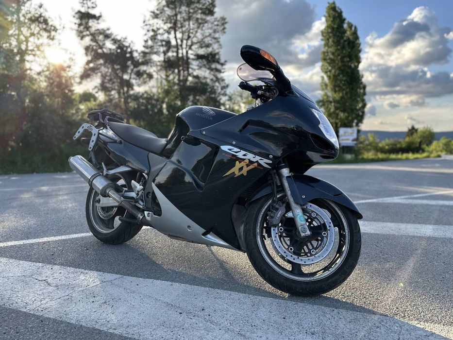 Honda cbr 1100 xx superblackbird