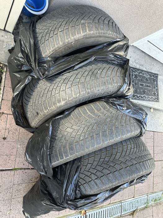 Bridgestone LM 005 235/55/19 зимни