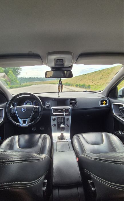 Volvo V60 R-Design 1.6 T4 Benzină 179 CP - 2012