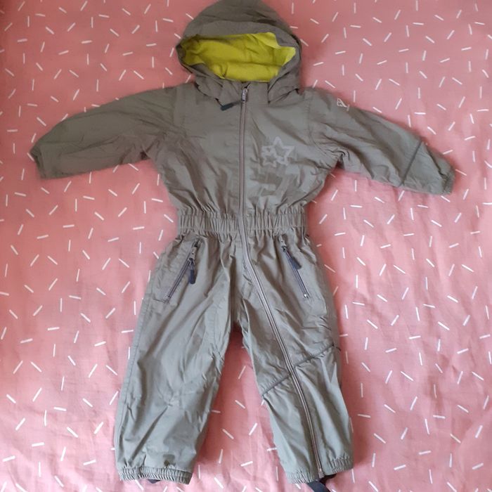 Детско зимно космонавтче