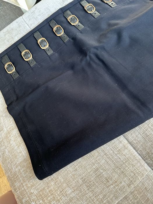 Черна пола с колани