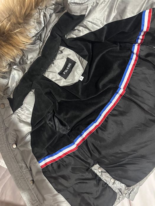 Продам детскую куртку