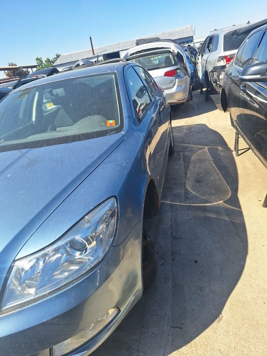Dezmembram Skoda octavia 2 facelift hatchbak 1.6 benzina cod motor Bse cutie manuala 5+1trepte