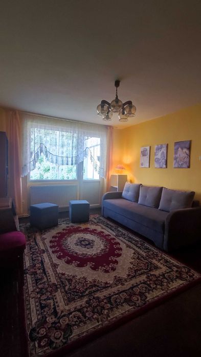 Inchiriez apartament 2 camere in Resita + loc de parcare - Zona Centrala (Facultate / Liceul Traian Lalescu)