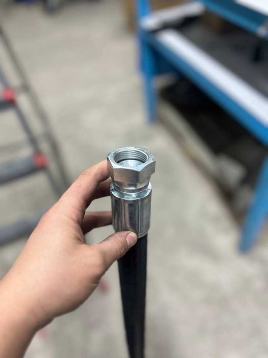 Резиновый воздушный шланг для пневмонагнетателя, с фитингом