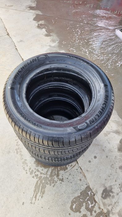 Vând anvelope Michelin