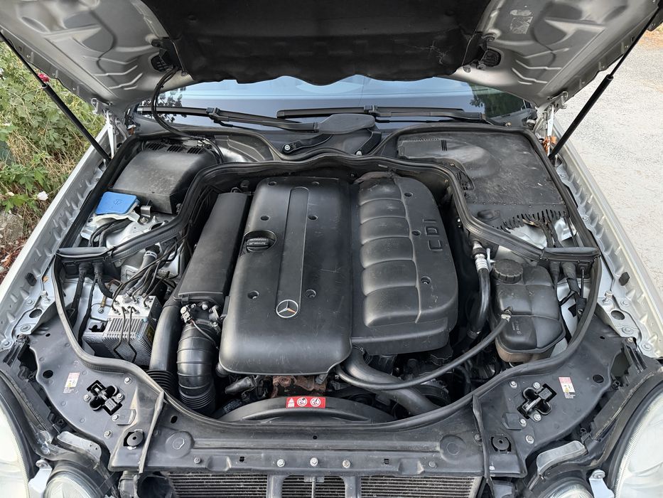 Mercedes Benz E320 CDI редови