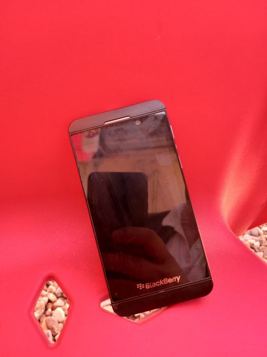 Vând telefon BlackBerry Z10 funcțional sau piese