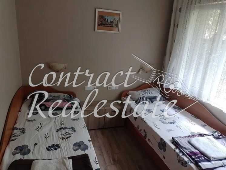 Дава се под наем Тристаен апартамент в Варна, Червен площад - 78 кв.м за 612 € - Снимка #9