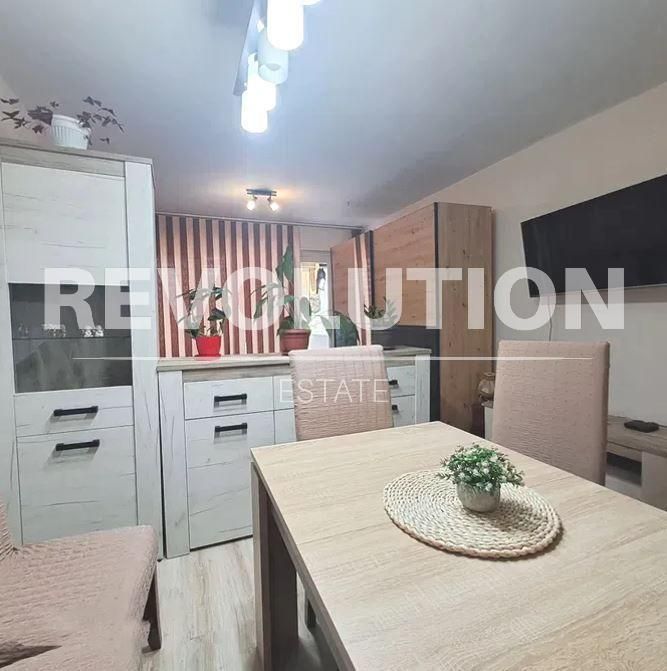 Дава се под наем Тристаен апартамент в Варна, Трошево - 61 кв.м за 648.21 € - Снимка #2