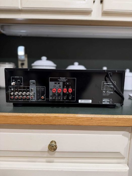 Усилвател Onkyo TX-8020, Черен