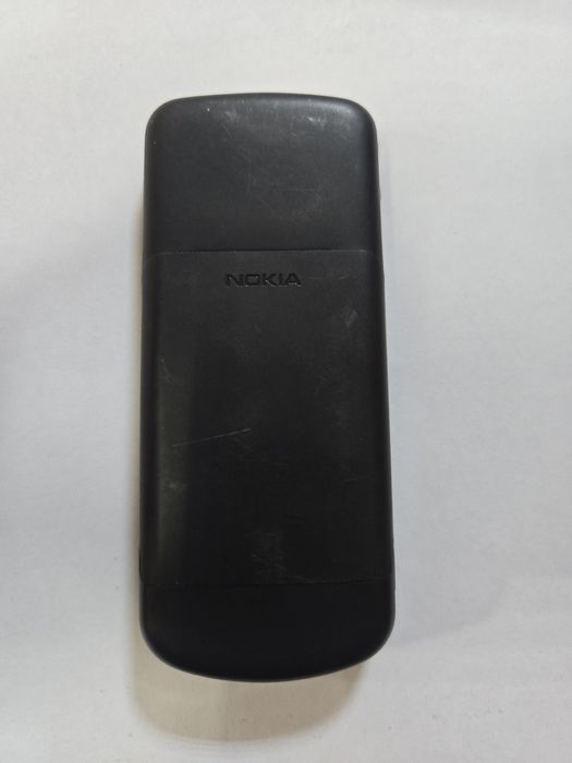 Nokia 8600 luna.