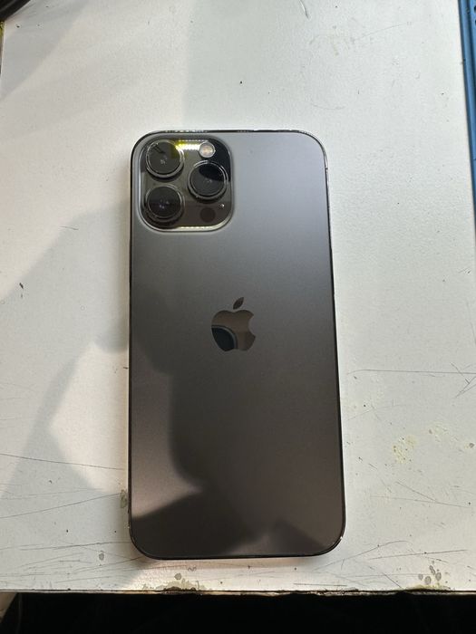 Продам iphone 13pro max в хорошем состоянии