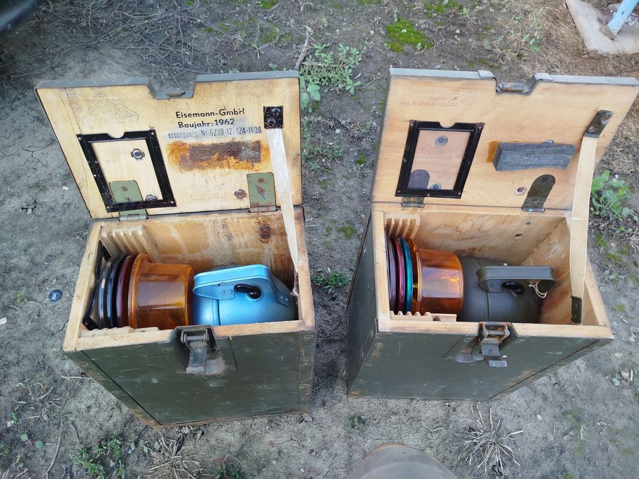 vand felinar vechi . lanterna militara din 1962