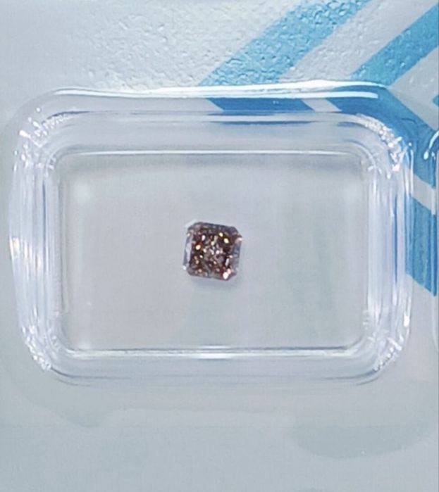 Инвестиционен Диамант  0,51 ct Розов  /Със Сертификат/Запечатан