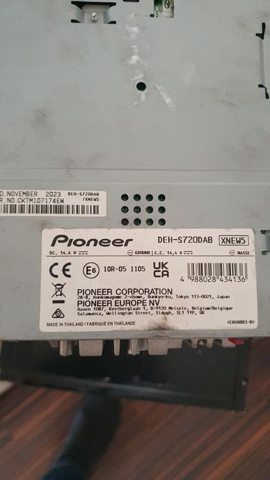 Pioneer DEH-S720DAB + subwoofer activ Hertz DBA 200.3 – sistem audio autoDa.