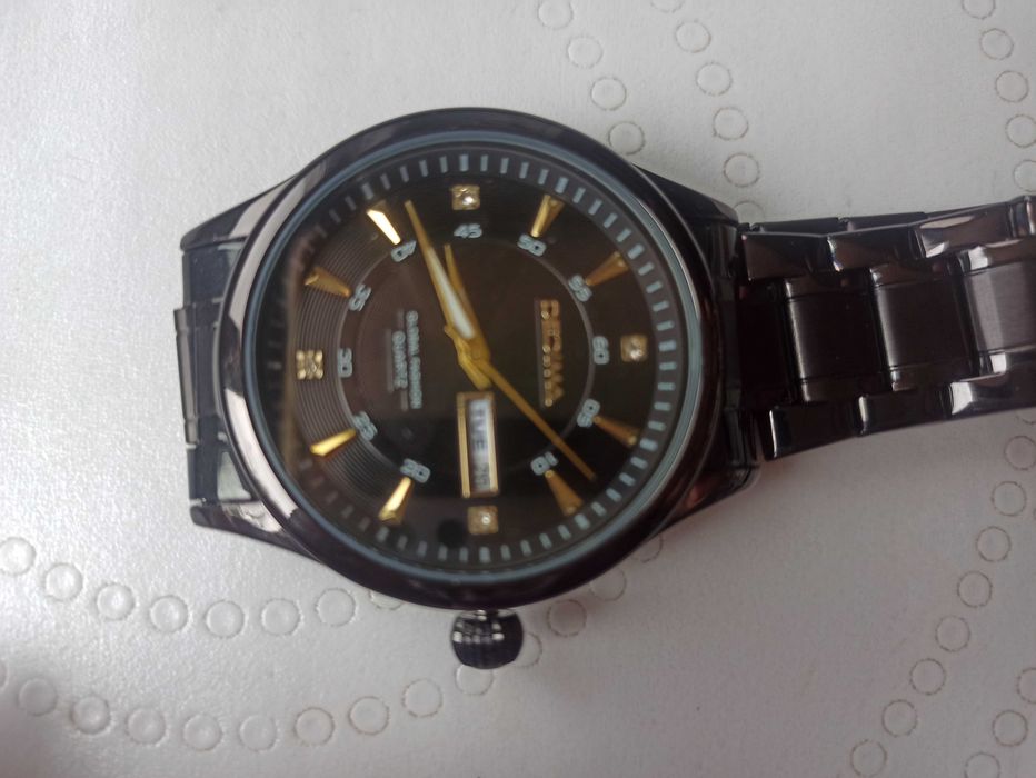 Часовник луксозен