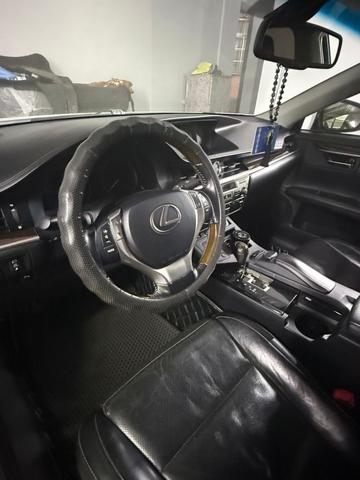 Продам Лексус 250