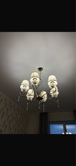 Продам люстры 3 шт.