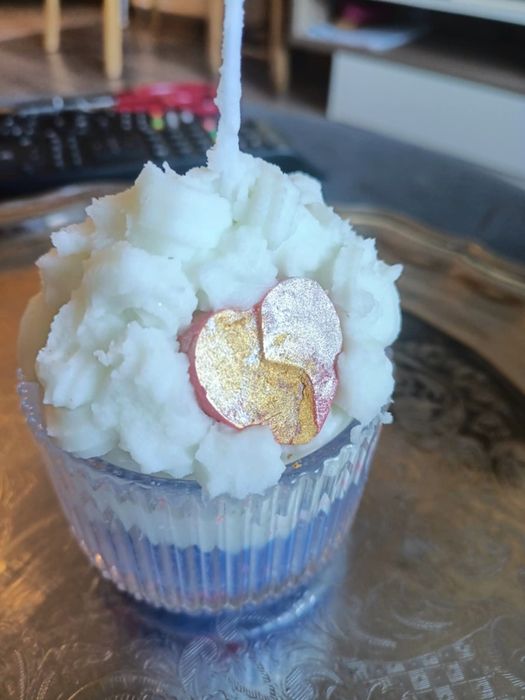 Ръчно изработени свещи