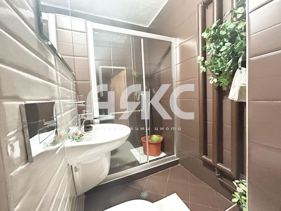 Тристаен обзаведен апартамент в кв. Дружба 1 до МЕТРОСТАНЦИЯ