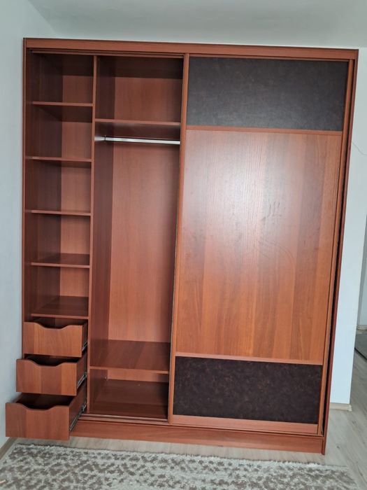Продам шкаф в отличном состоянии.