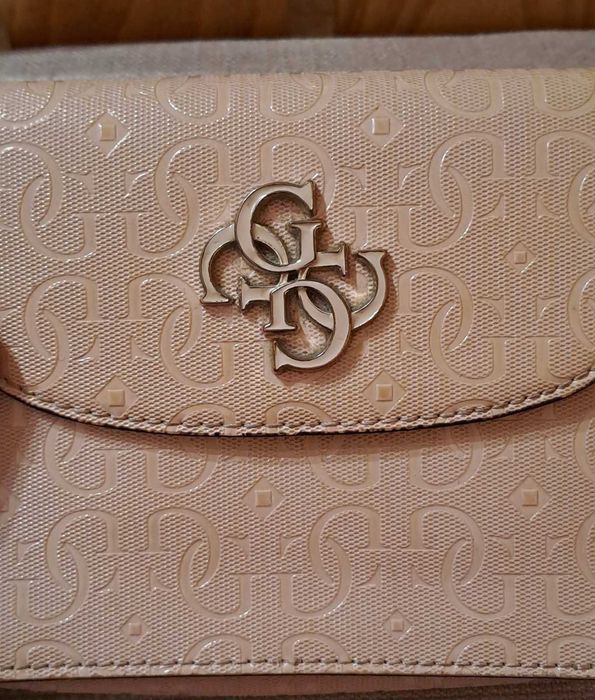 Оригинална чанта Guess
