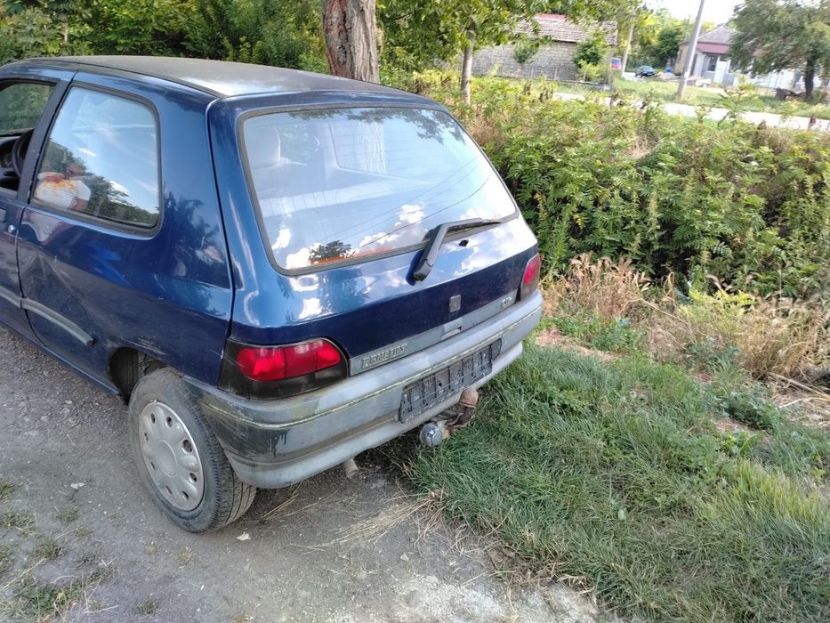 Renault Clio на части
