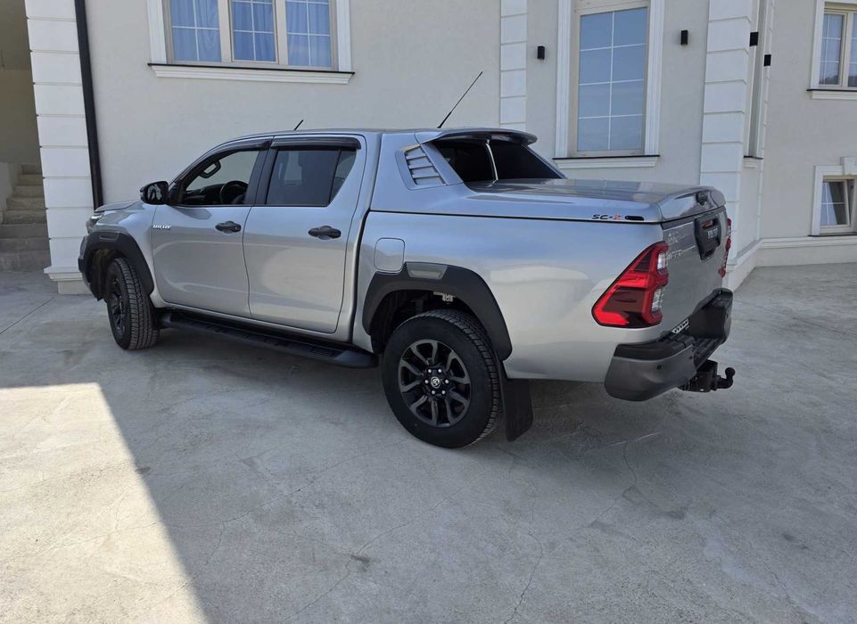 Vând Toyota Hilux