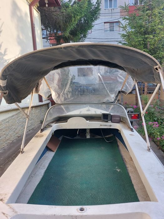 Barca Vega 360 fără motor