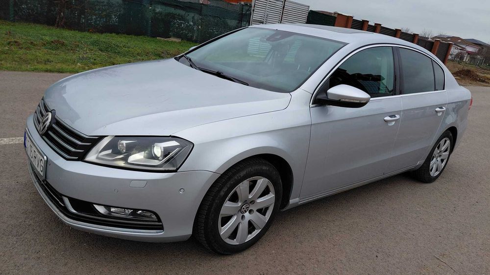 Vand VW Passat B7 Highline Berlina 2.0 TDI manuală