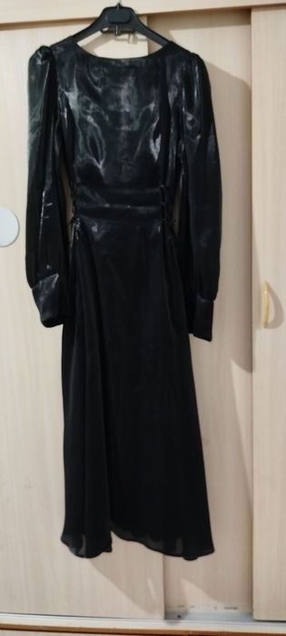 Продам черный  модный платье