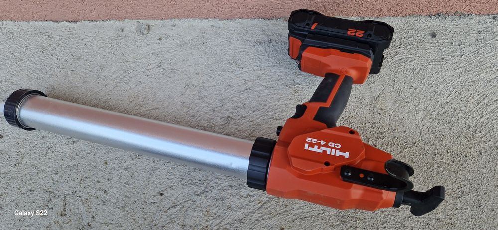 Hilti pistol de silicon pe acumularor