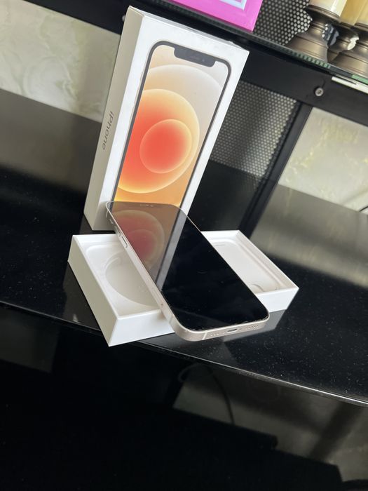 Айфон 12 прдам 64 gb