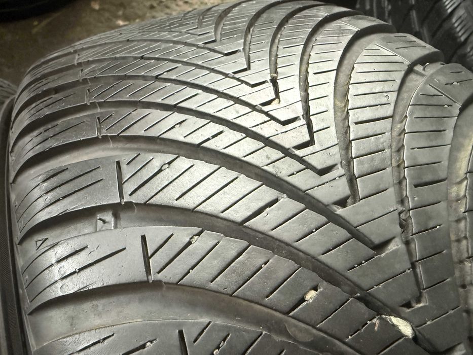 2x Anvelope All Season 225/40 r18 M+S - Kumho Solus 4S HA32